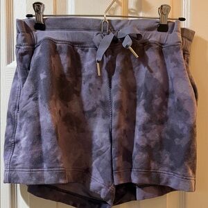 Athleta Balance Printed 4” Shortie Tie-Dye Drawstring Athletic Shorts